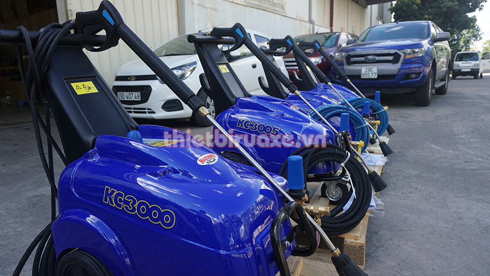 máy rửa xe mazzoni italy