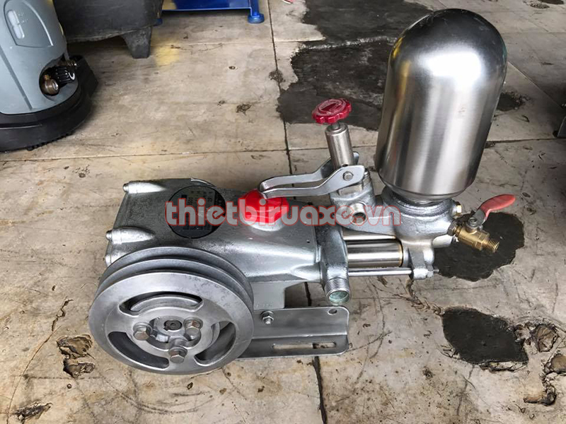 máy bơm rửa xe nhật bãi