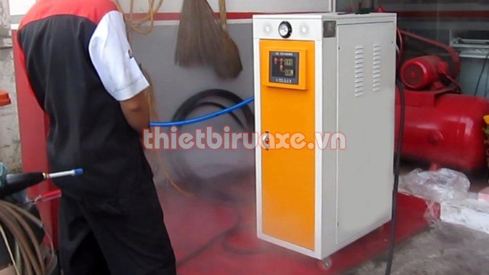 máy rửa xe hơi nước nóng giá rẻ